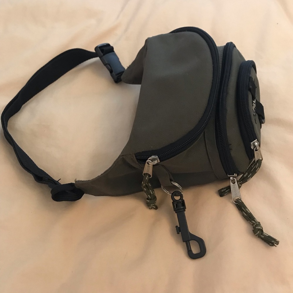 Eastport adjustable waist (fanny) pack - Picture 6 of 6